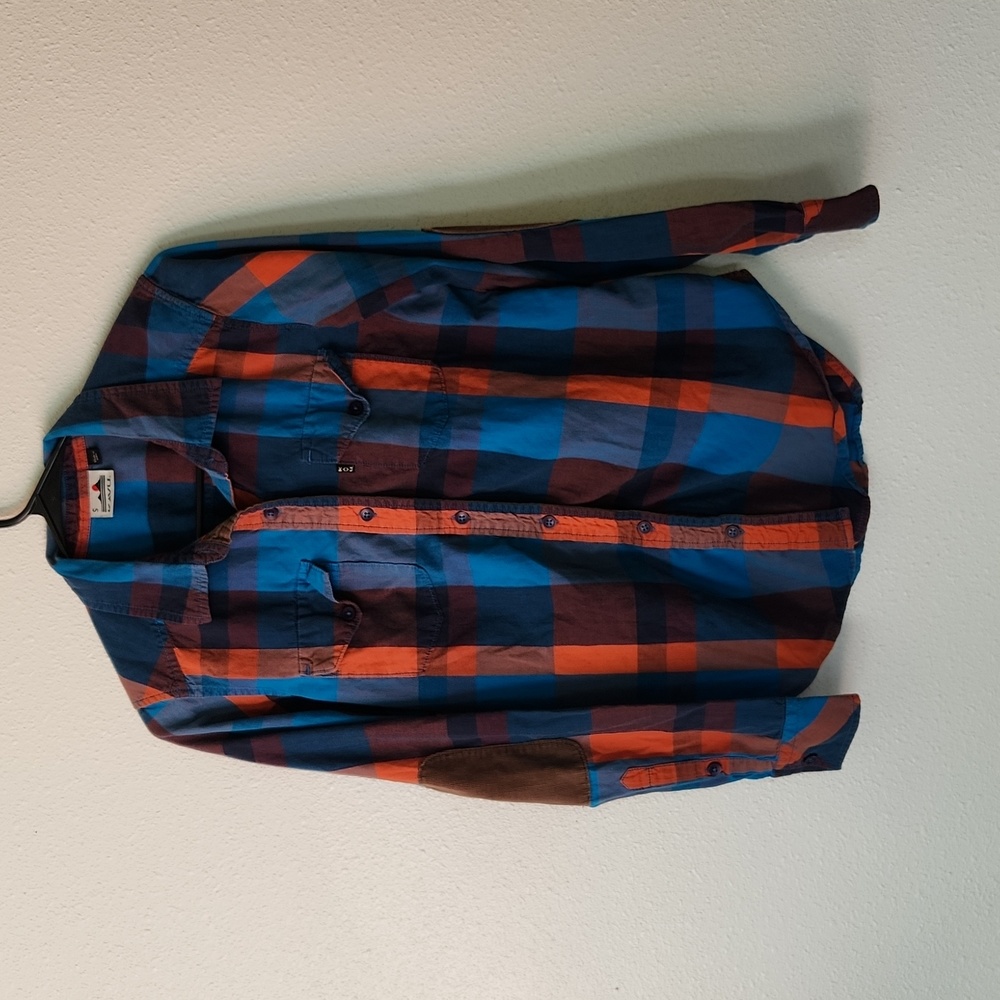 KAVU women's small flannel with corodory details